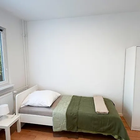 Neue Monteurwohnungen Mit Kueche, Wifi, Parkplaetze, Tv, Balkon, Supermarkt In Der Naehe