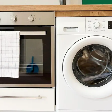 شقة Neue Monteurwohnungen Mit Kueche, Wifi, Parkplaetze, Tv, Balkon, Supermarkt In Der Naehe *