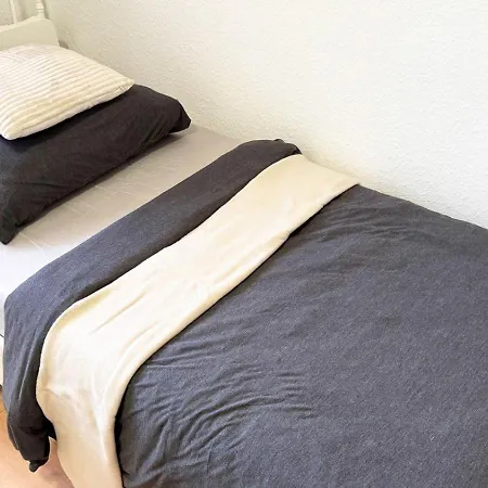 Neue Monteurwohnungen Mit Küche, Wifi, Parkplätze, Tv, Balkon, Supermarkt In Der Nähe Apartamento *