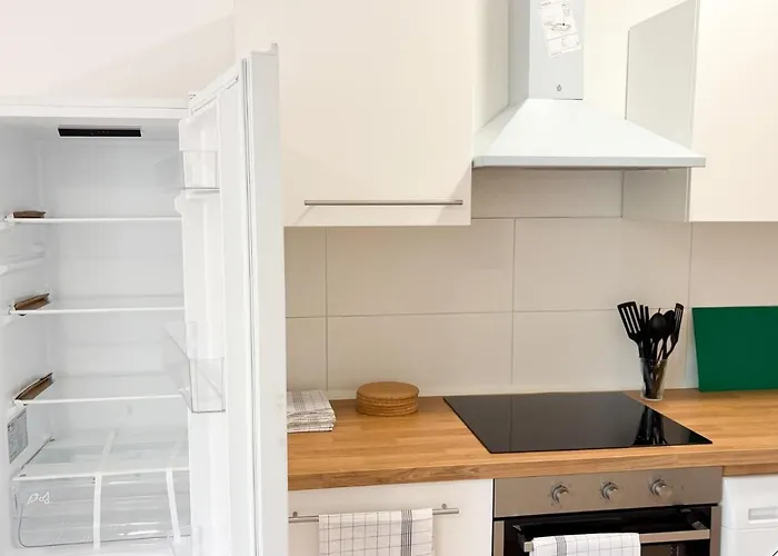 Neue Monteurwohnungen Mit Kueche, Wifi, Parkplaetze, Tv, Balkon, Supermarkt In Der Naehe شقة