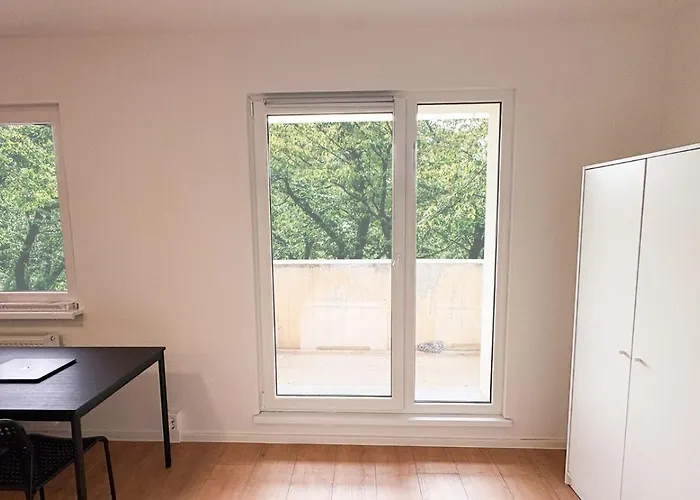 Neue Monteurwohnungen Mit Kueche, Wifi, Parkplaetze, Tv, Balkon, Supermarkt In Der Naehe * Halle (Saale)