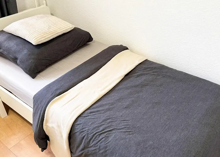 Neue Monteurwohnungen Mit Kueche, Wifi, Parkplaetze, Tv, Balkon, Supermarkt In Der Naehe شقة *